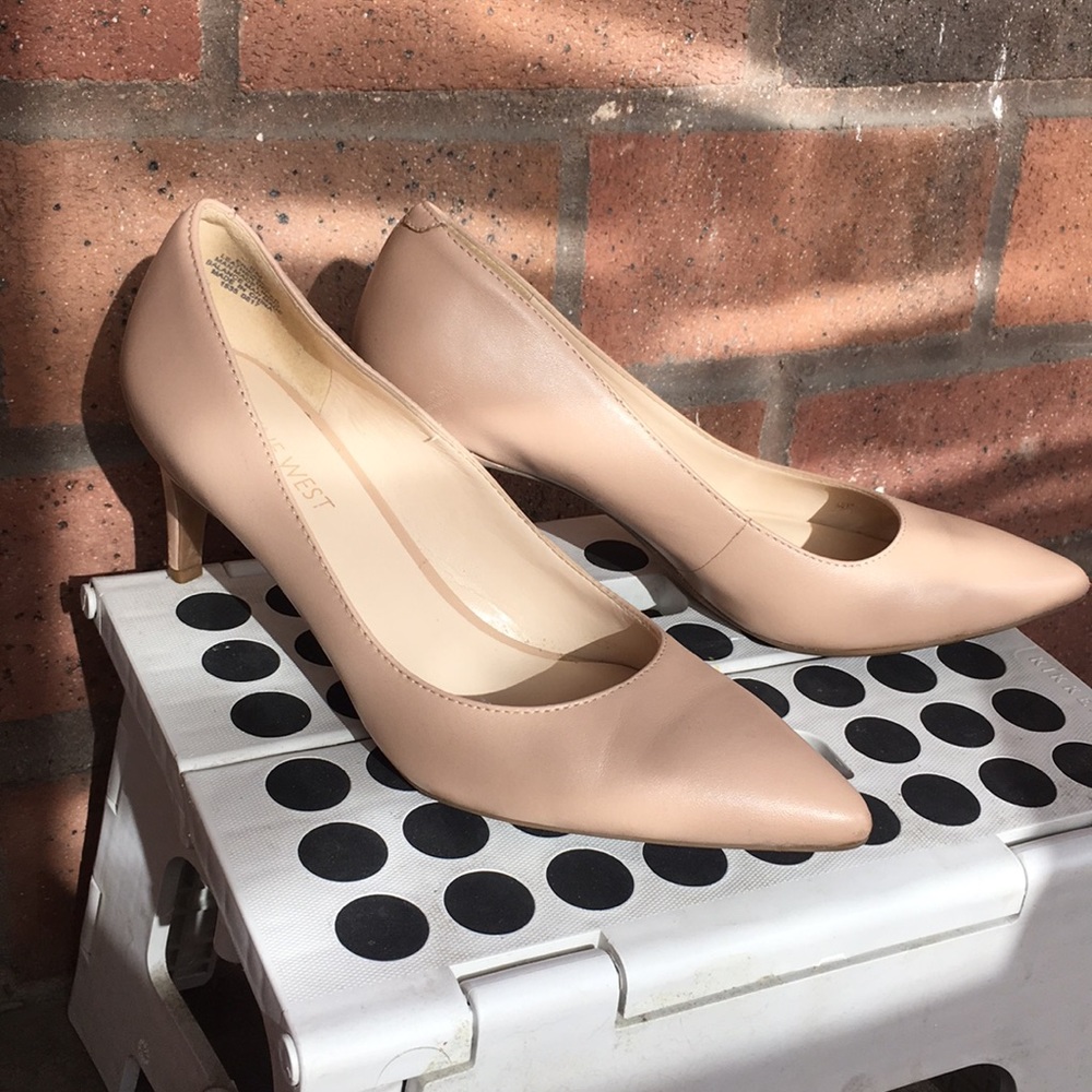 Nine West size 6M low heel